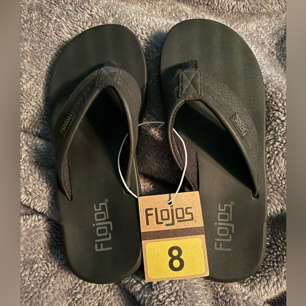 NWT Men’s Black Flojos Flip Flop Sandals Size 8